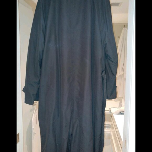 Trenchcoat - Picture 2 of 3